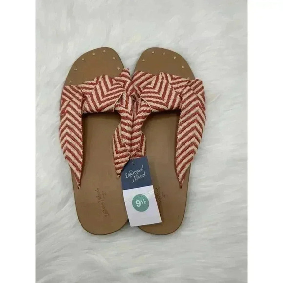 NWT Women's Louise Chevron Print Knotted Slide Sandals - Universal Thread - Red - Picture 5 of 8